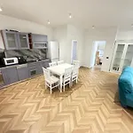 Square 9 Апартаменты