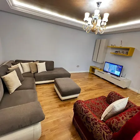 Center Apartment *