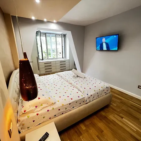 Square 9 Apartmán Tirana