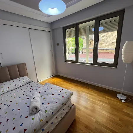 Square 9 * 티라나