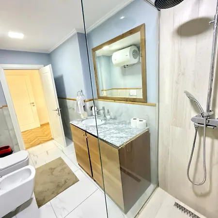 Appartement Square 9 *